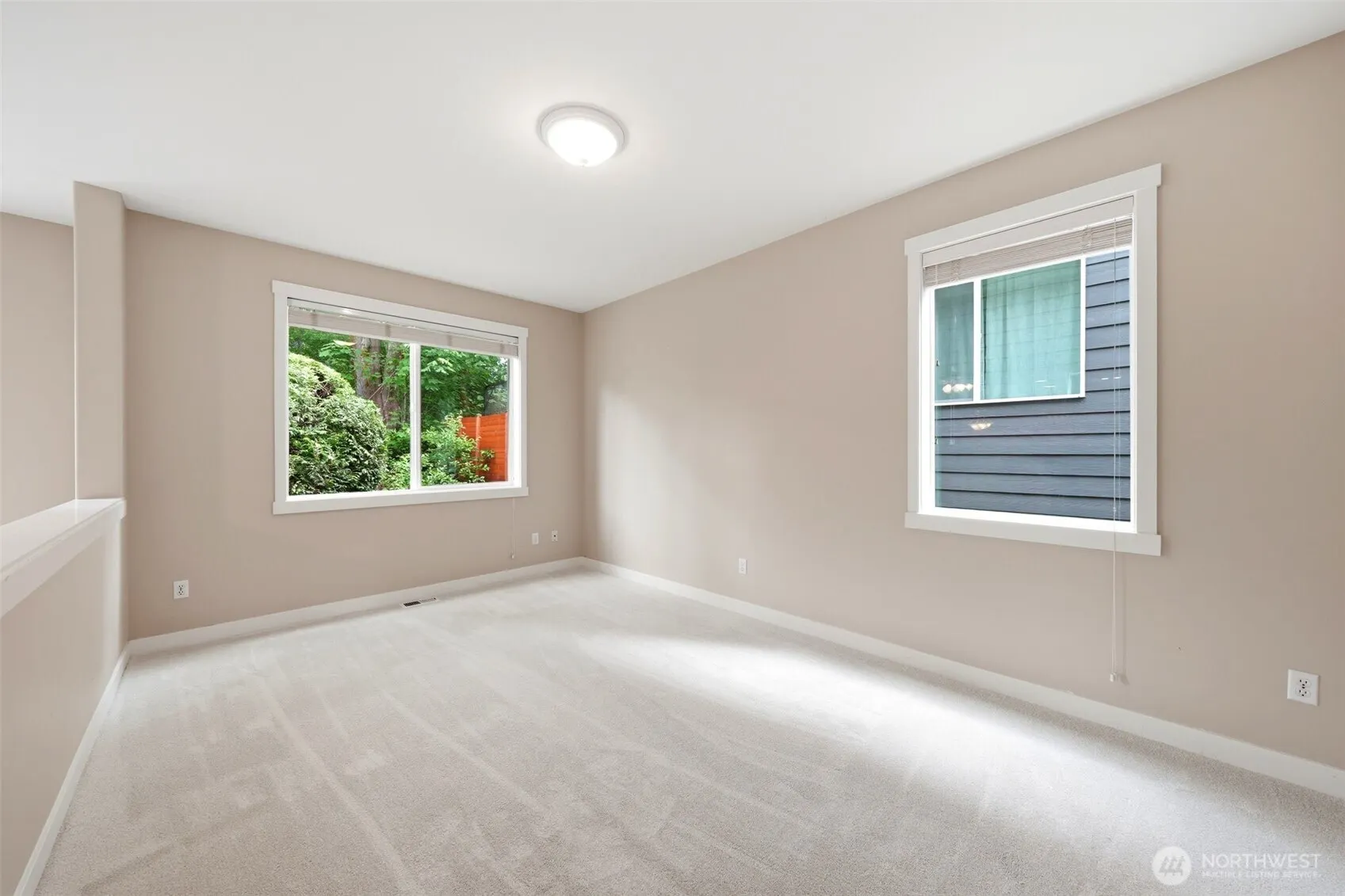 24750 NE 3rd Place , Sammamish, WA 98074