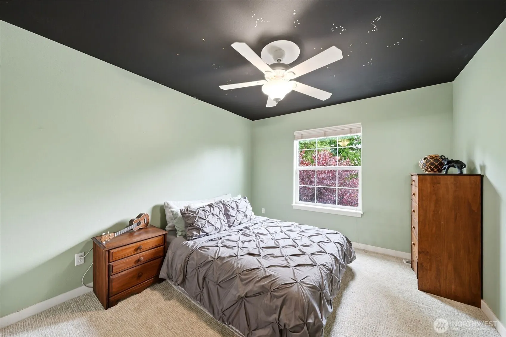 24750 NE 3rd Place , Sammamish, WA 98074