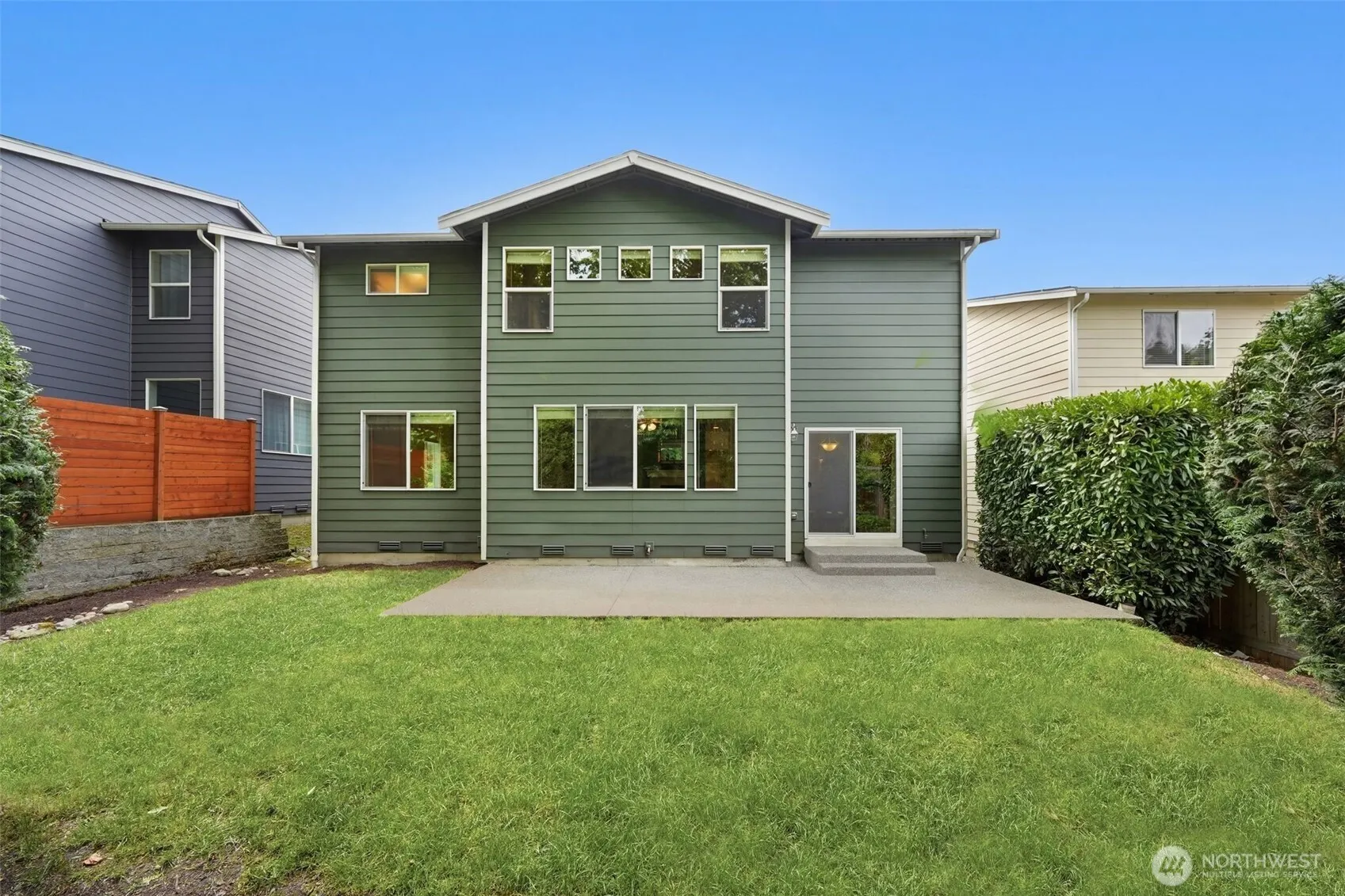 24750 NE 3rd Place , Sammamish, WA 98074