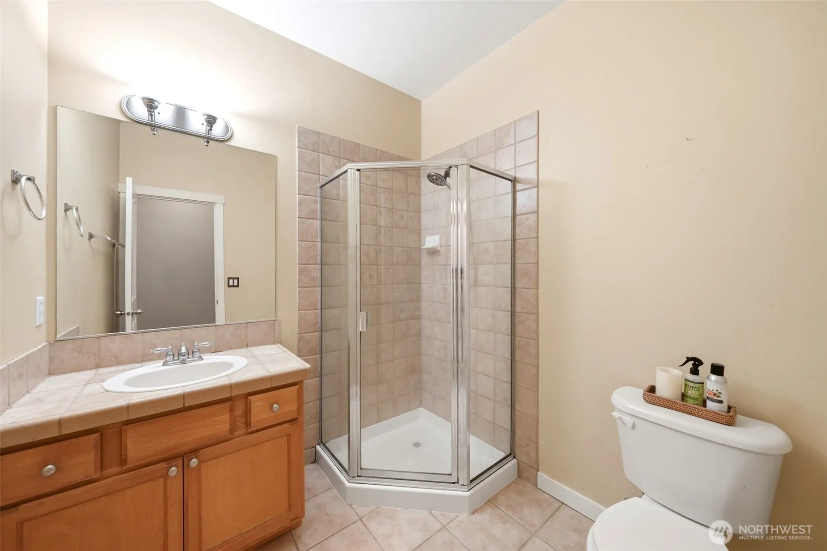 24750 NE 3rd Place , Sammamish, WA 98074