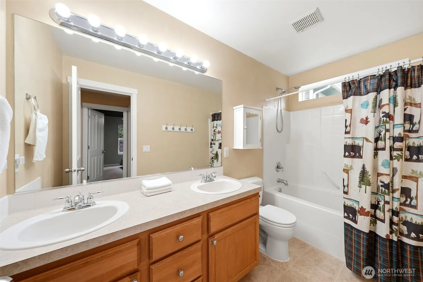 24750 NE 3rd Place , Sammamish, WA 98074