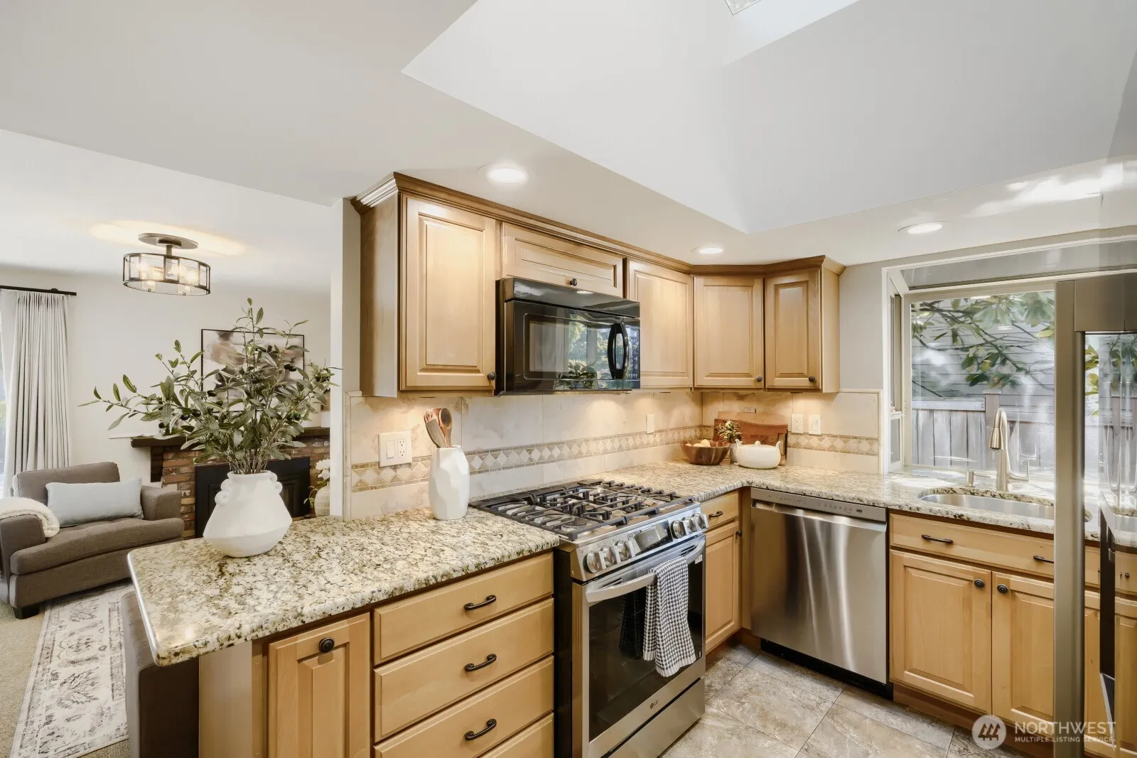 13426 117th Avenue NE, Kirkland, WA 98034-2163