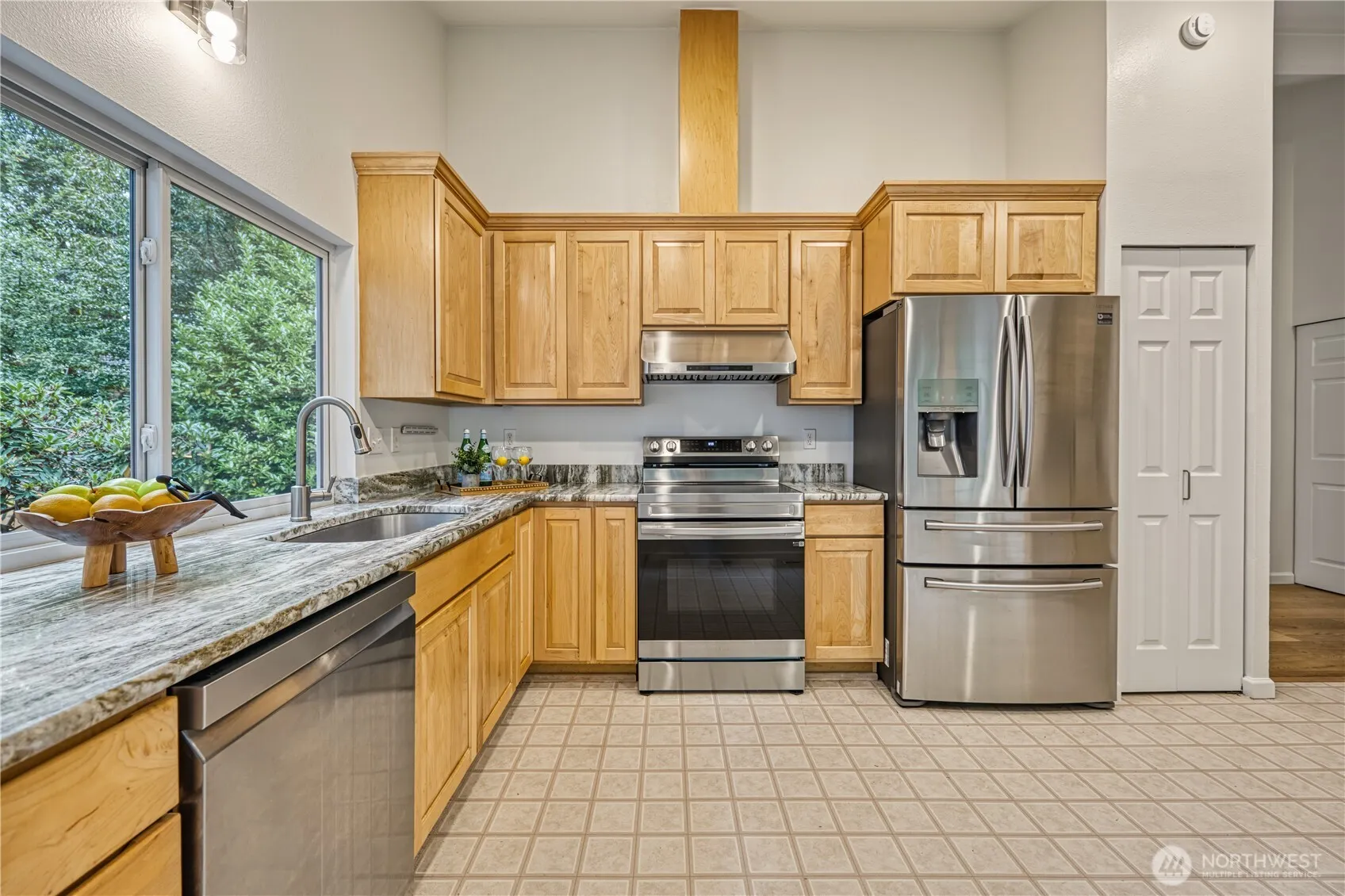10827 159th Court NE, Redmond, WA 98052