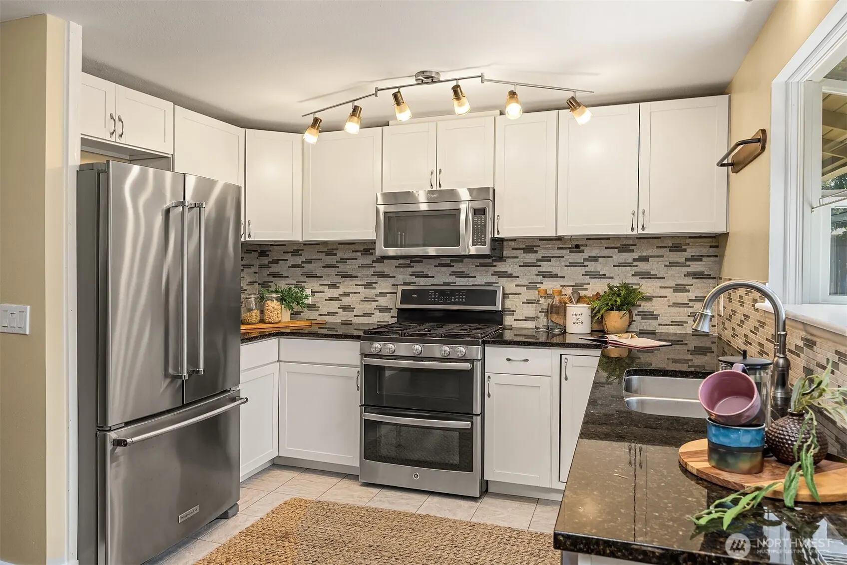 1008 Logan Road , Lynnwood, WA 98036