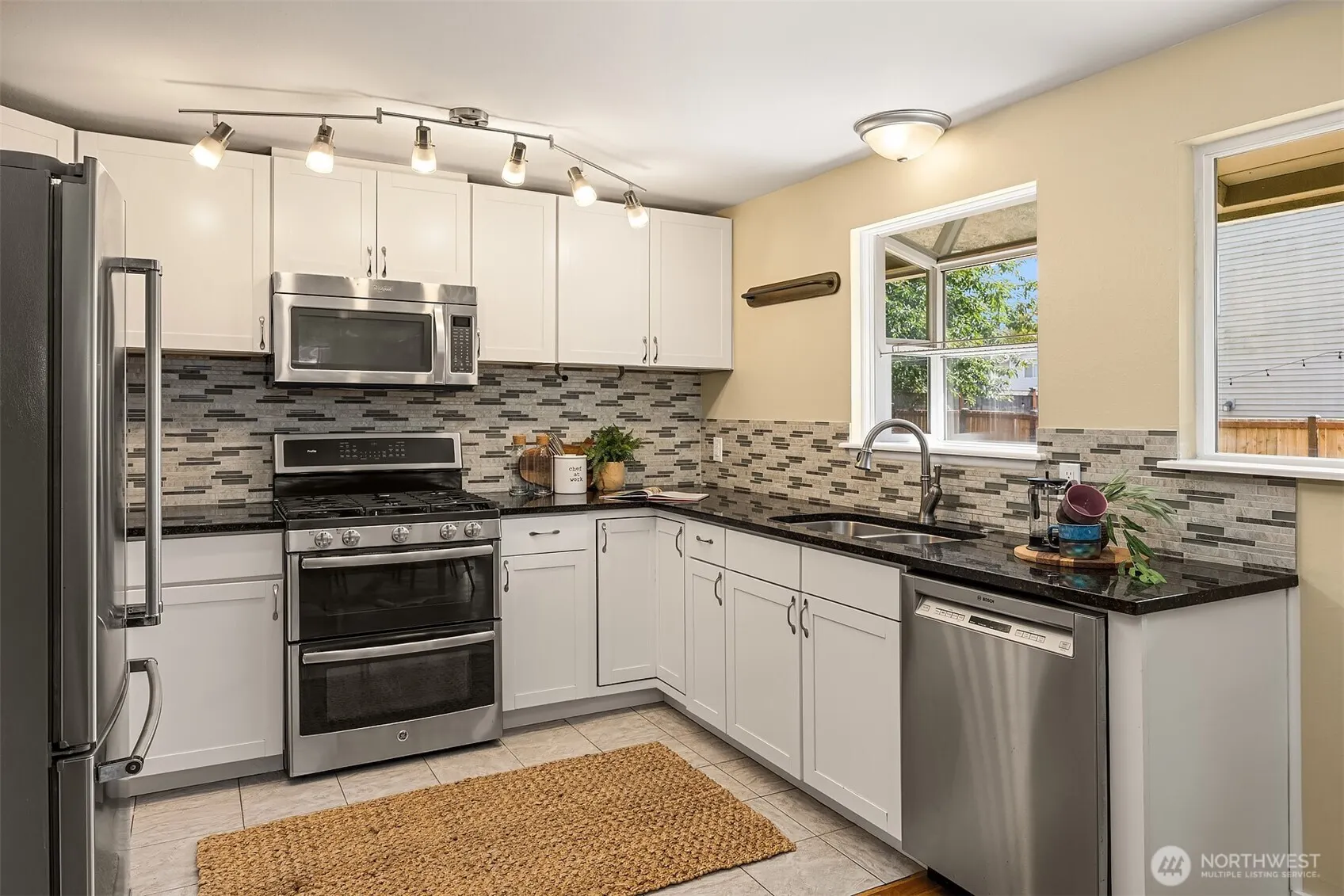 1008 Logan Road , Lynnwood, WA 98036