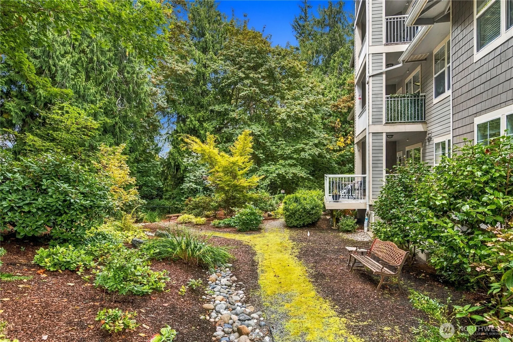 4535 Providence Point Place SE #102, Issaquah, WA 98029