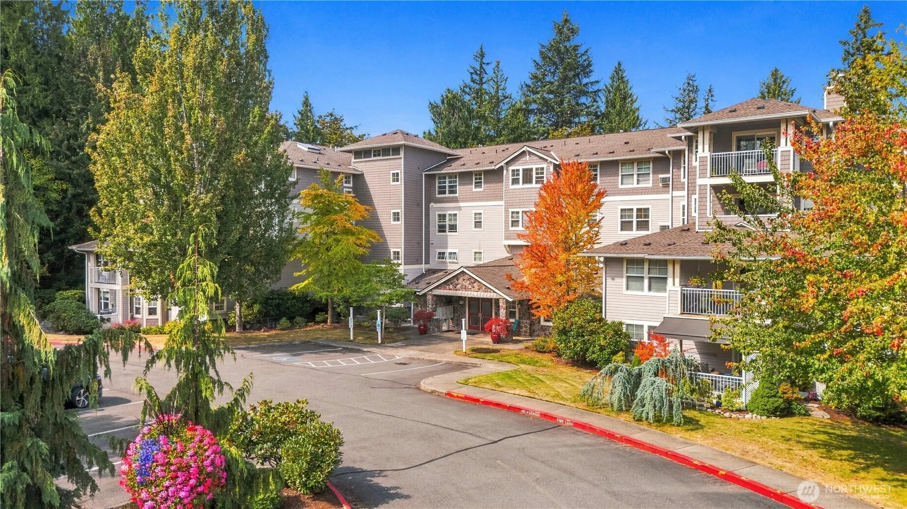 4535 Providence Point Place SE #102, Issaquah, WA 98029
