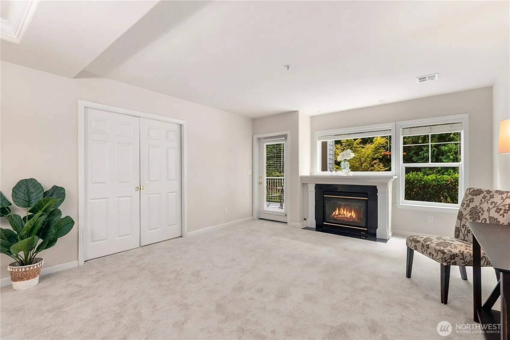 4535 Providence Point Place SE #102, Issaquah, WA 98029