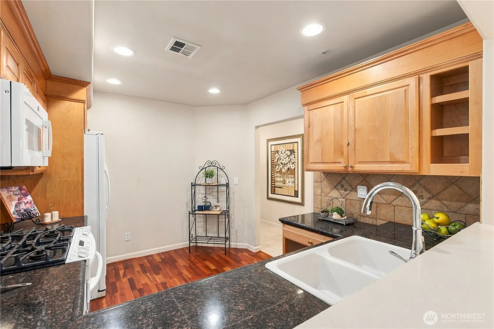 4535 Providence Point Place SE #102, Issaquah, WA 98029