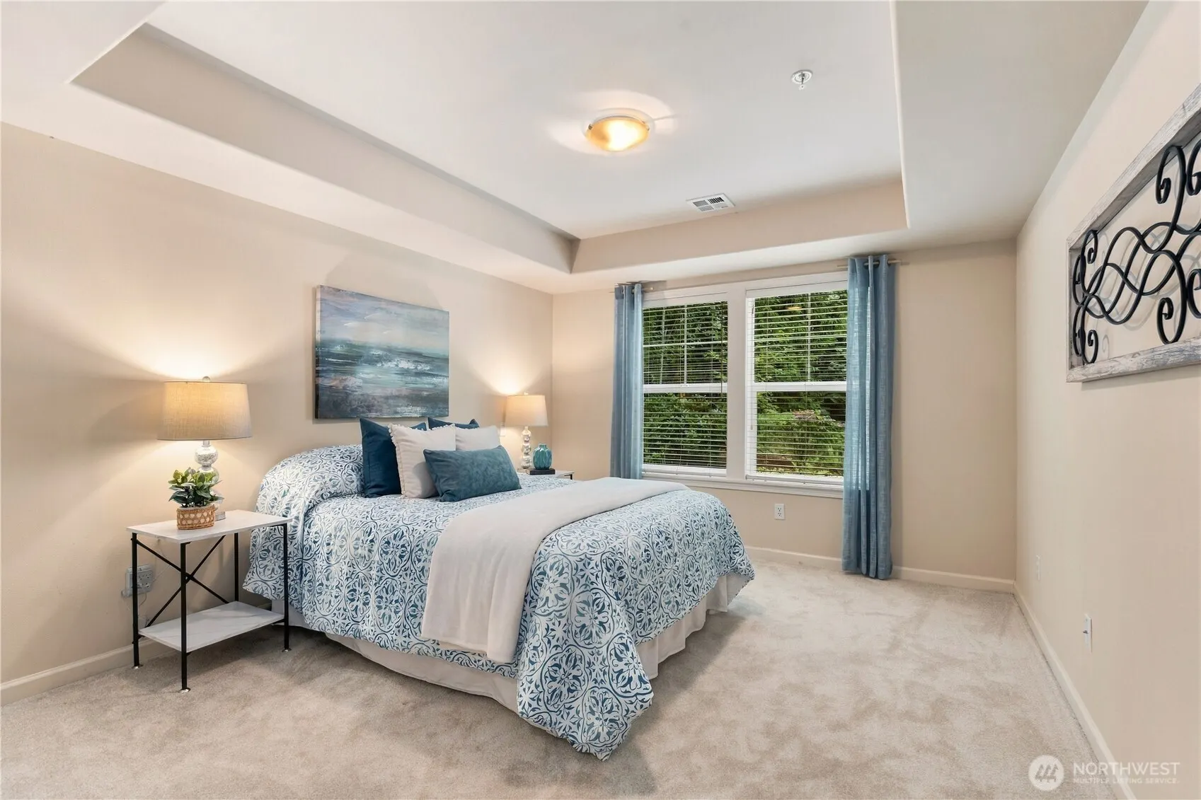 4535 Providence Point Place SE #102, Issaquah, WA 98029