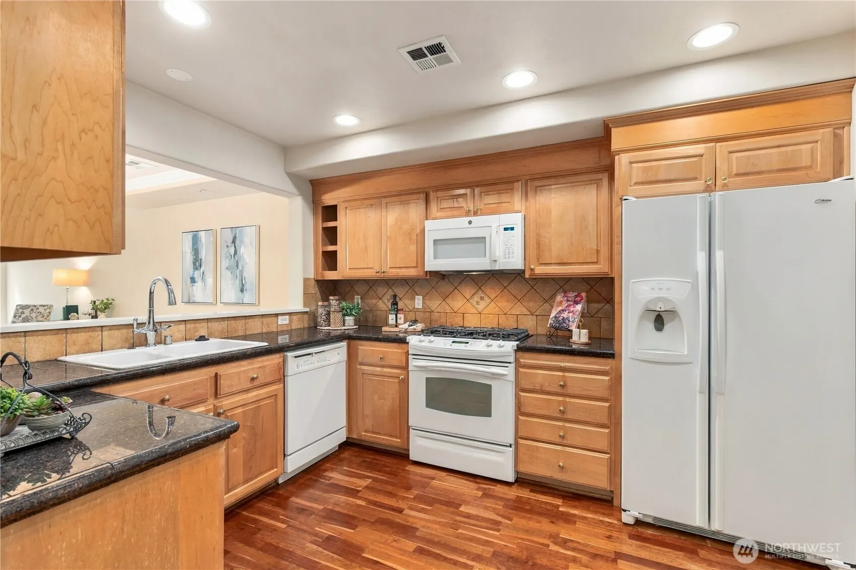 4535 Providence Point Place SE #102, Issaquah, WA 98029