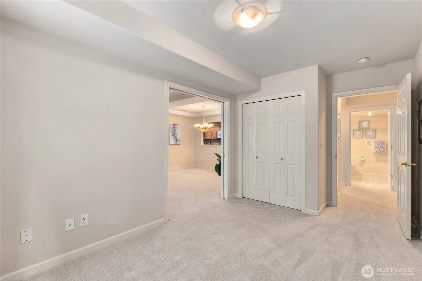 4535 Providence Point Place SE #102, Issaquah, WA 98029