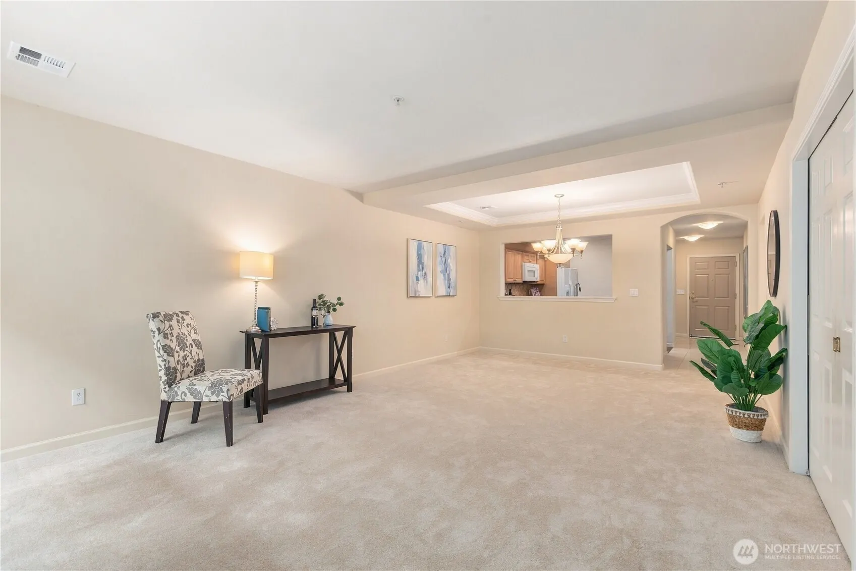 4535 Providence Point Place SE #102, Issaquah, WA 98029