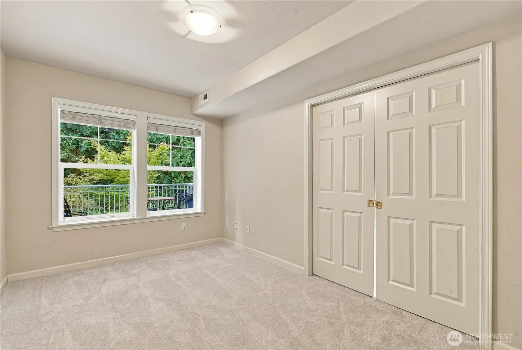 4535 Providence Point Place SE #102, Issaquah, WA 98029