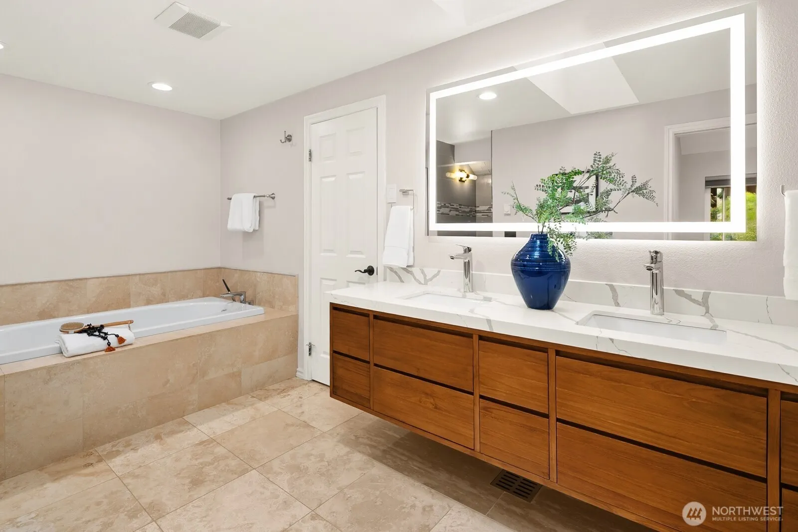 13605 NE 48th Place , Bellevue, WA 98005