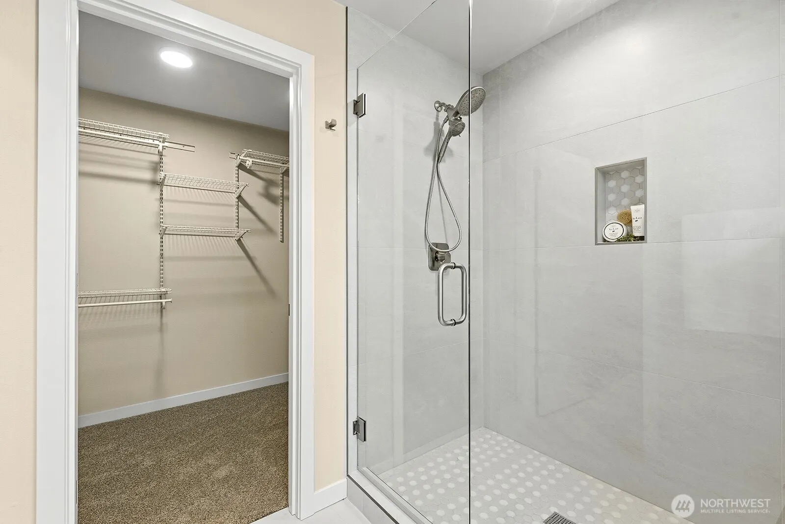 1072 205th Avenue NE, Sammamish, WA 98074