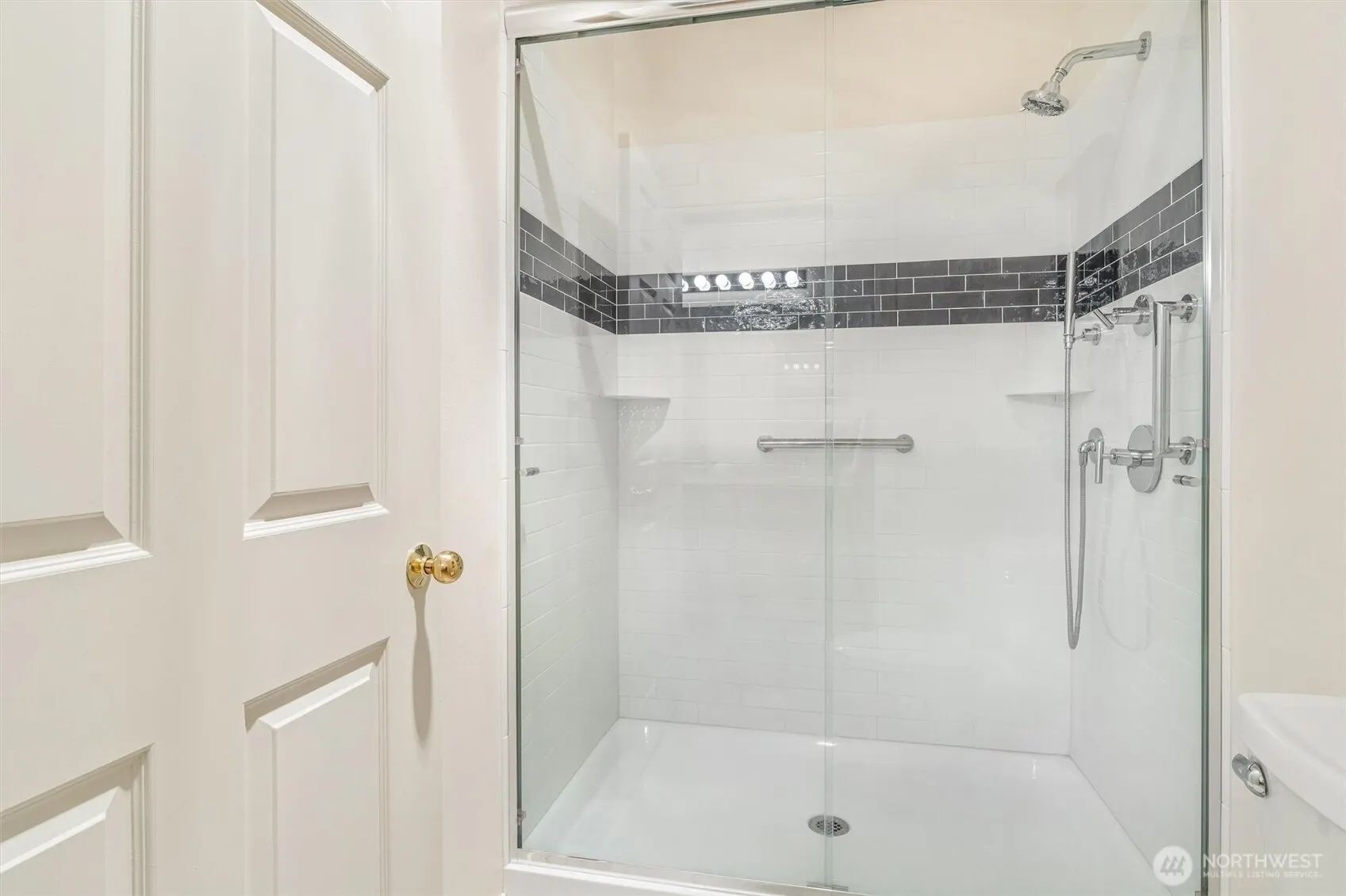 18555 NE 57th Street #18555, Redmond, WA 98052