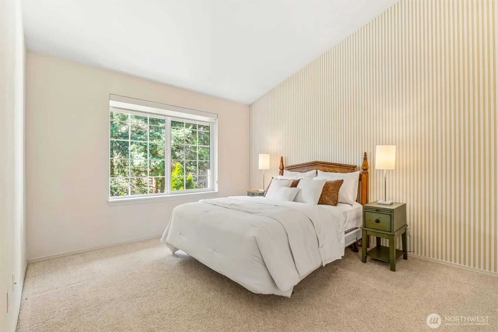 18555 NE 57th Street #18555, Redmond, WA 98052