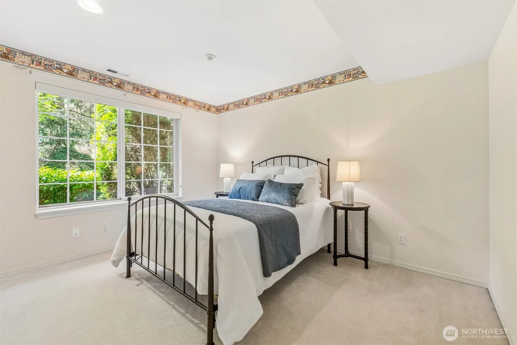 18555 NE 57th Street #18555, Redmond, WA 98052