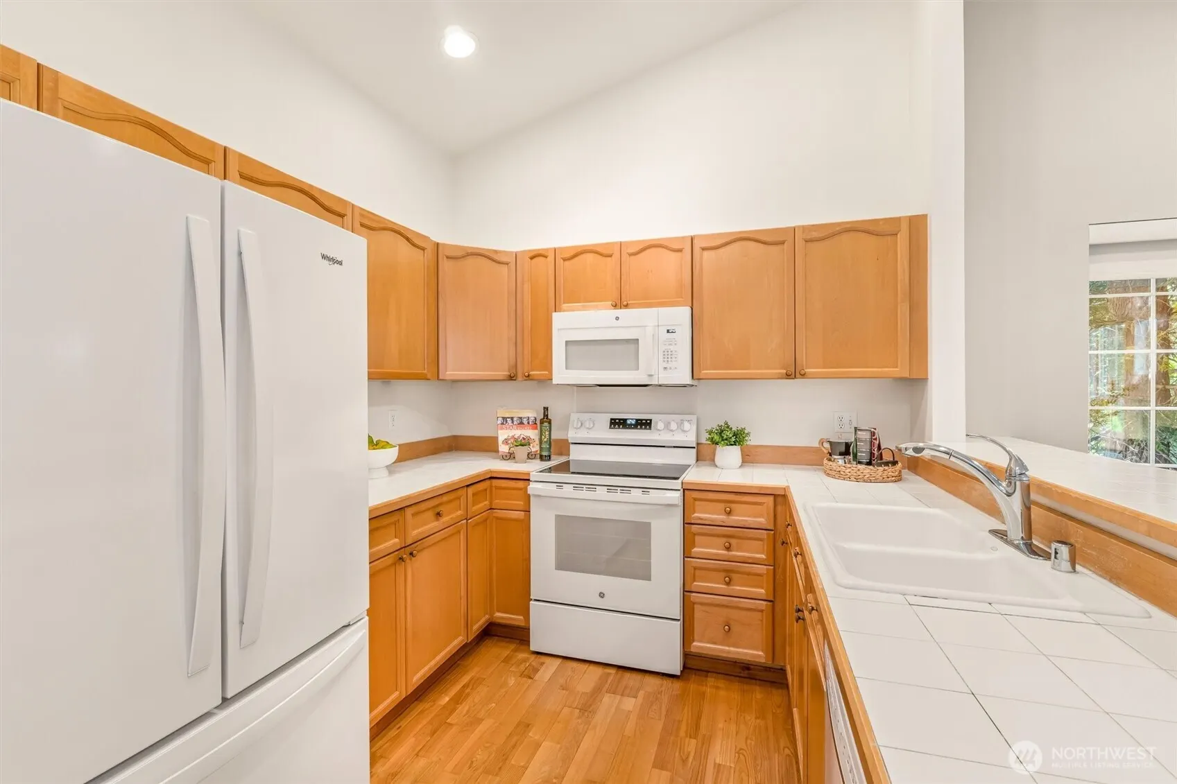 18555 NE 57th Street #18555, Redmond, WA 98052