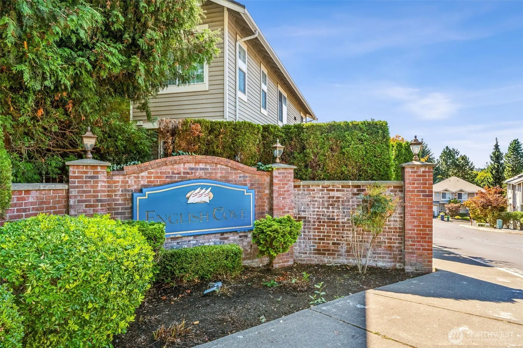 18555 NE 57th Street #18555, Redmond, WA 98052