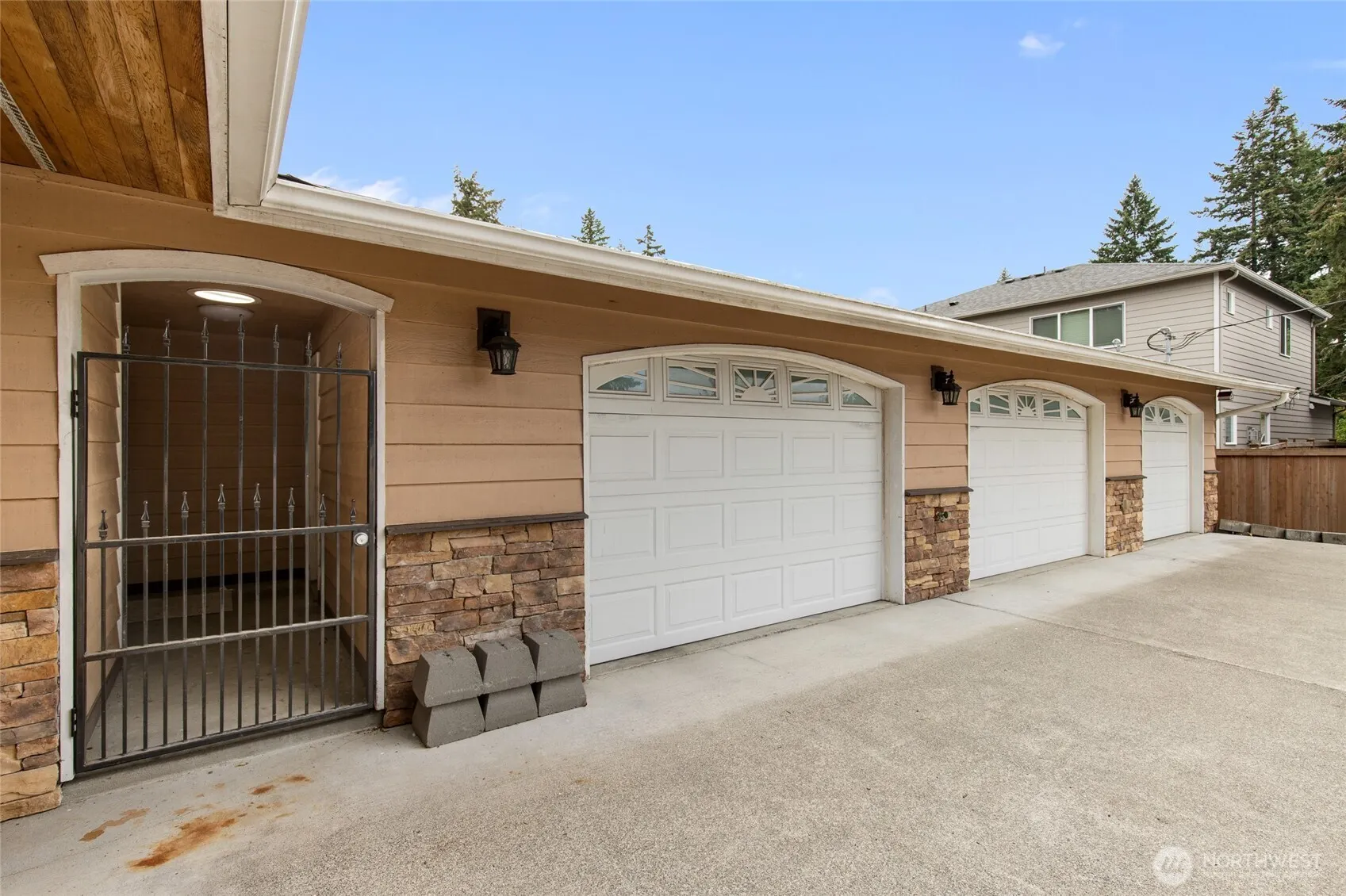1730 216th Street SW, Lynnwood, WA 98036