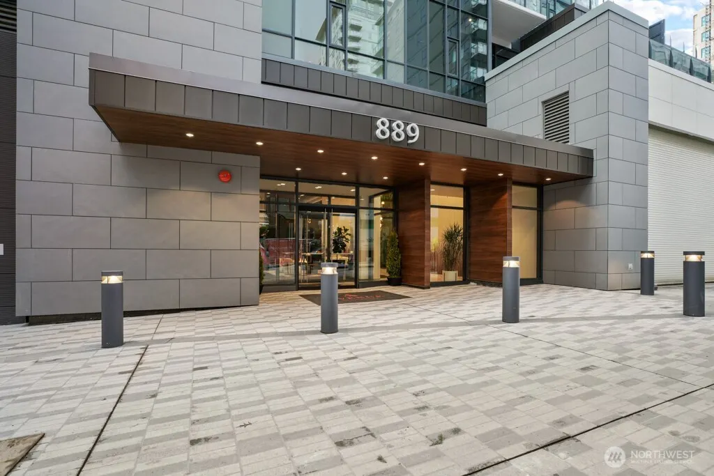 889 NE 103rd Avenue #610, Bellevue, WA 98004