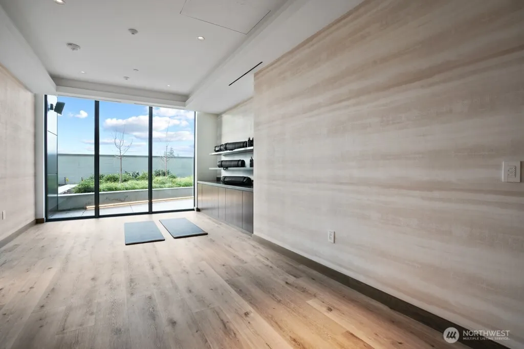 889 NE 103rd Avenue #610, Bellevue, WA 98004