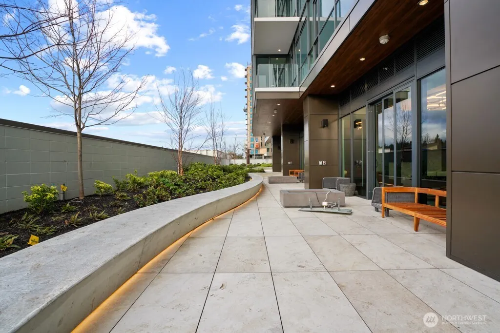 889 NE 103rd Avenue #610, Bellevue, WA 98004
