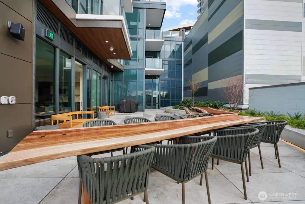 889 NE 103rd Avenue #610, Bellevue, WA 98004