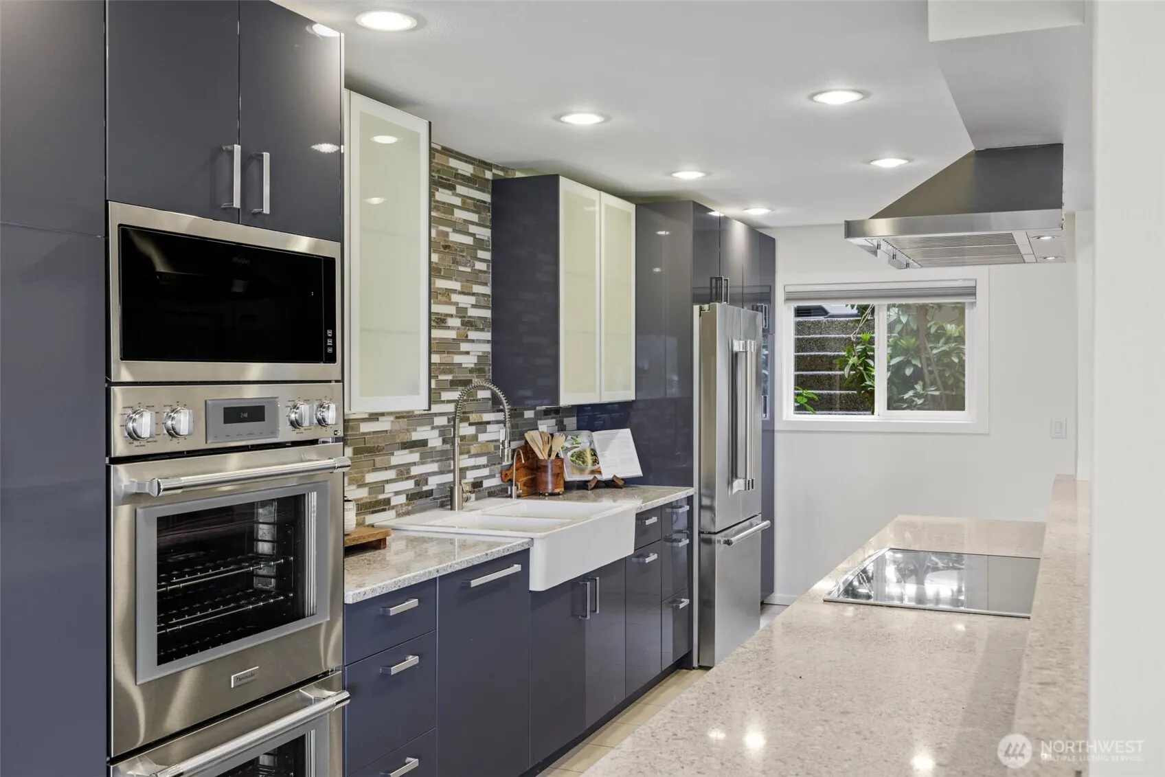 17498 NE 40th Place #I1, Redmond, WA 98052