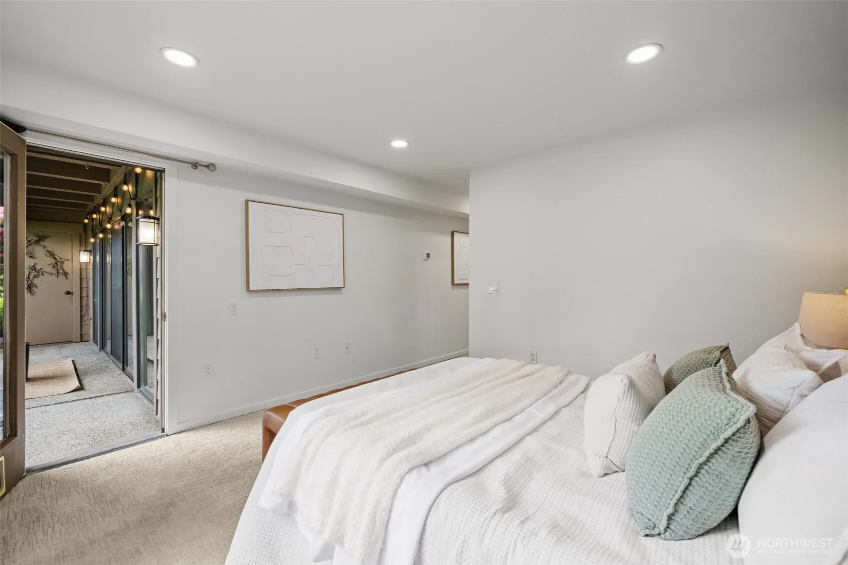 17498 NE 40th Place #I1, Redmond, WA 98052