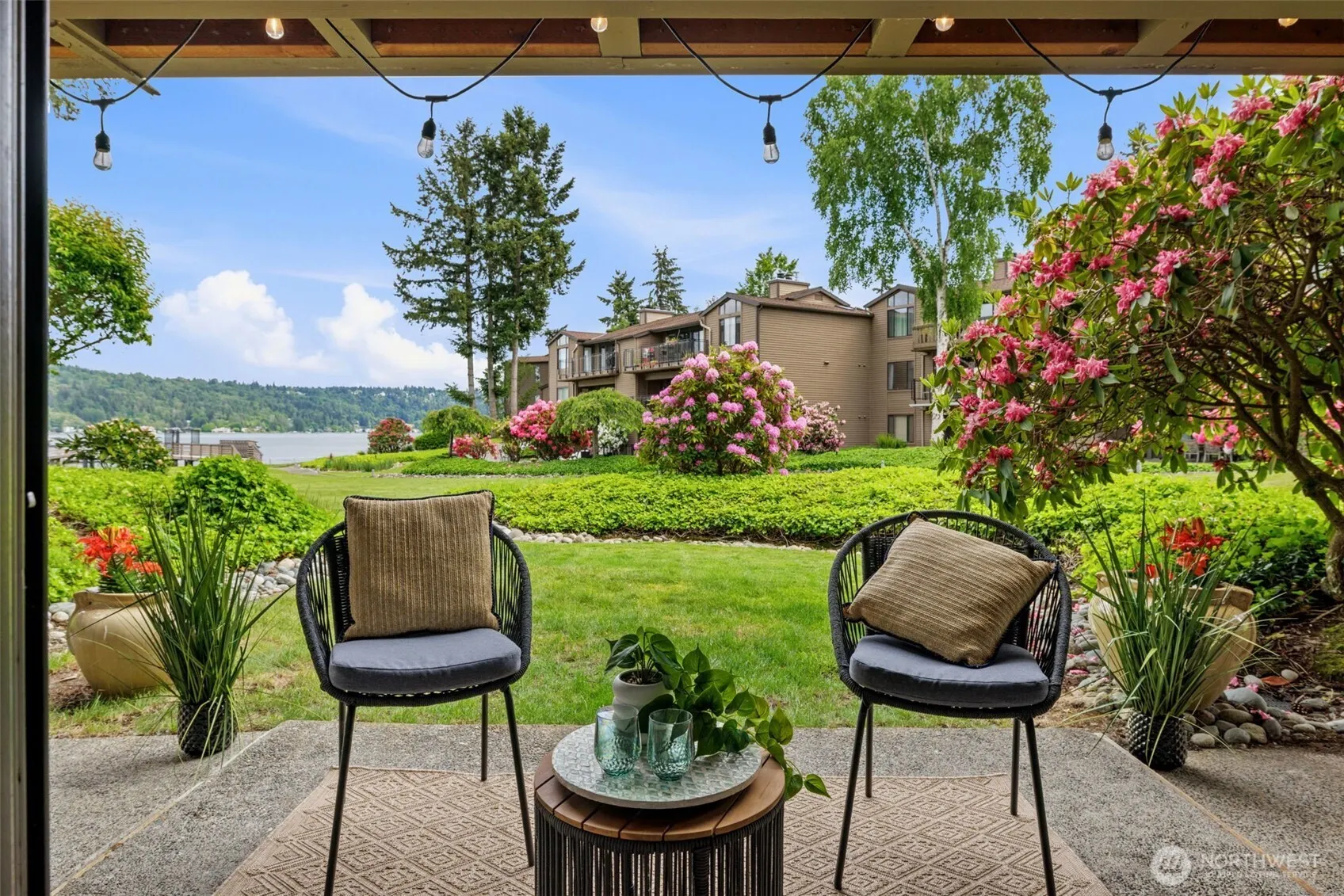 17498 NE 40th Place #I1, Redmond, WA 98052