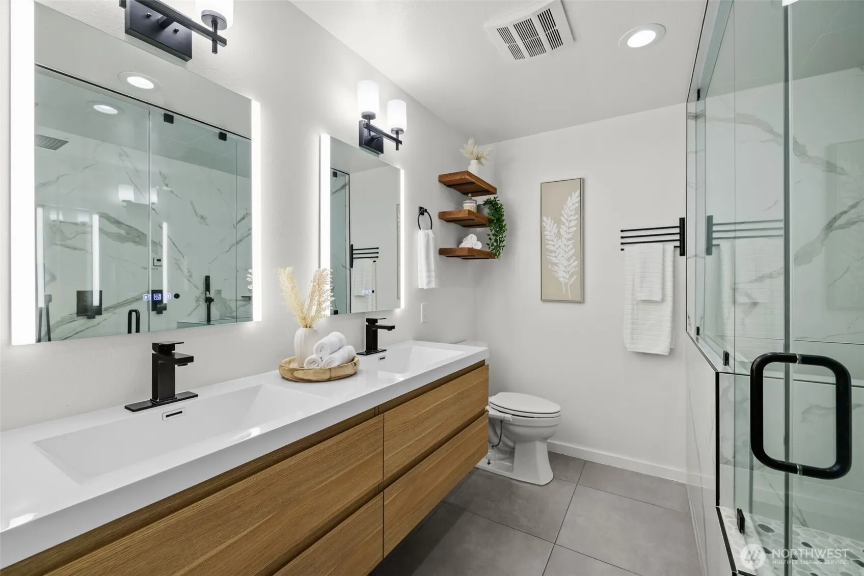 17498 NE 40th Place #I1, Redmond, WA 98052