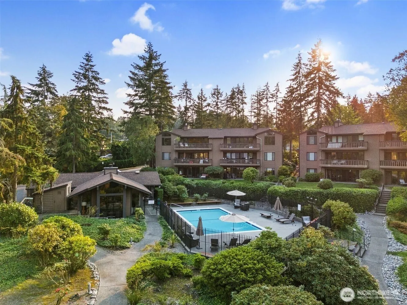 17498 NE 40th Place #I1, Redmond, WA 98052