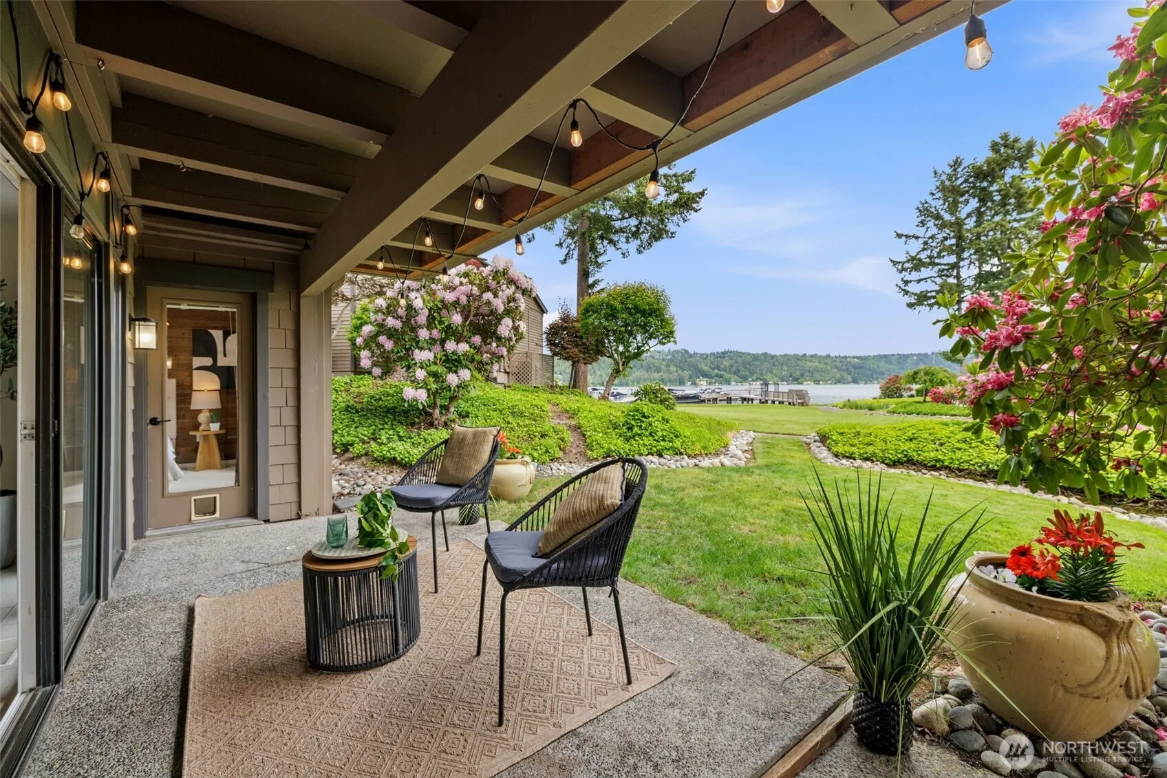 17498 NE 40th Place #I1, Redmond, WA 98052