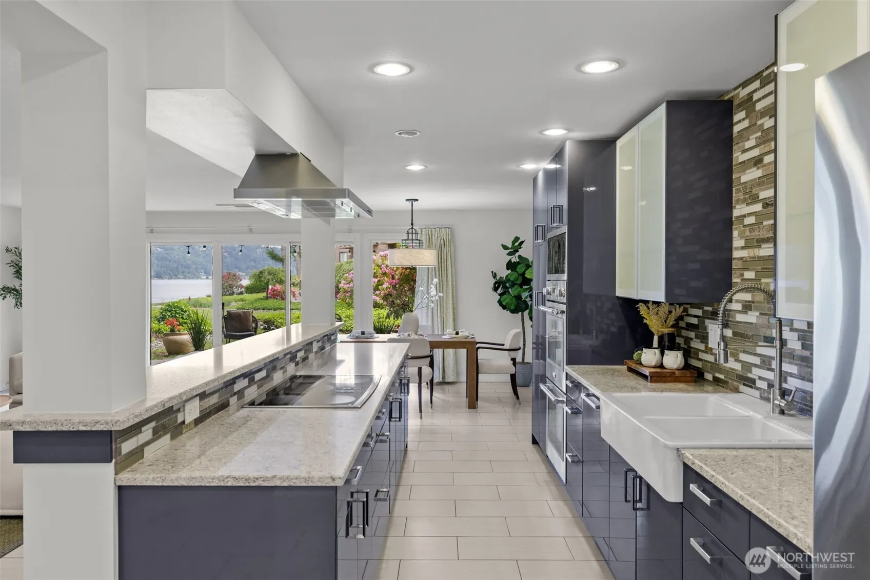 17498 NE 40th Place #I1, Redmond, WA 98052