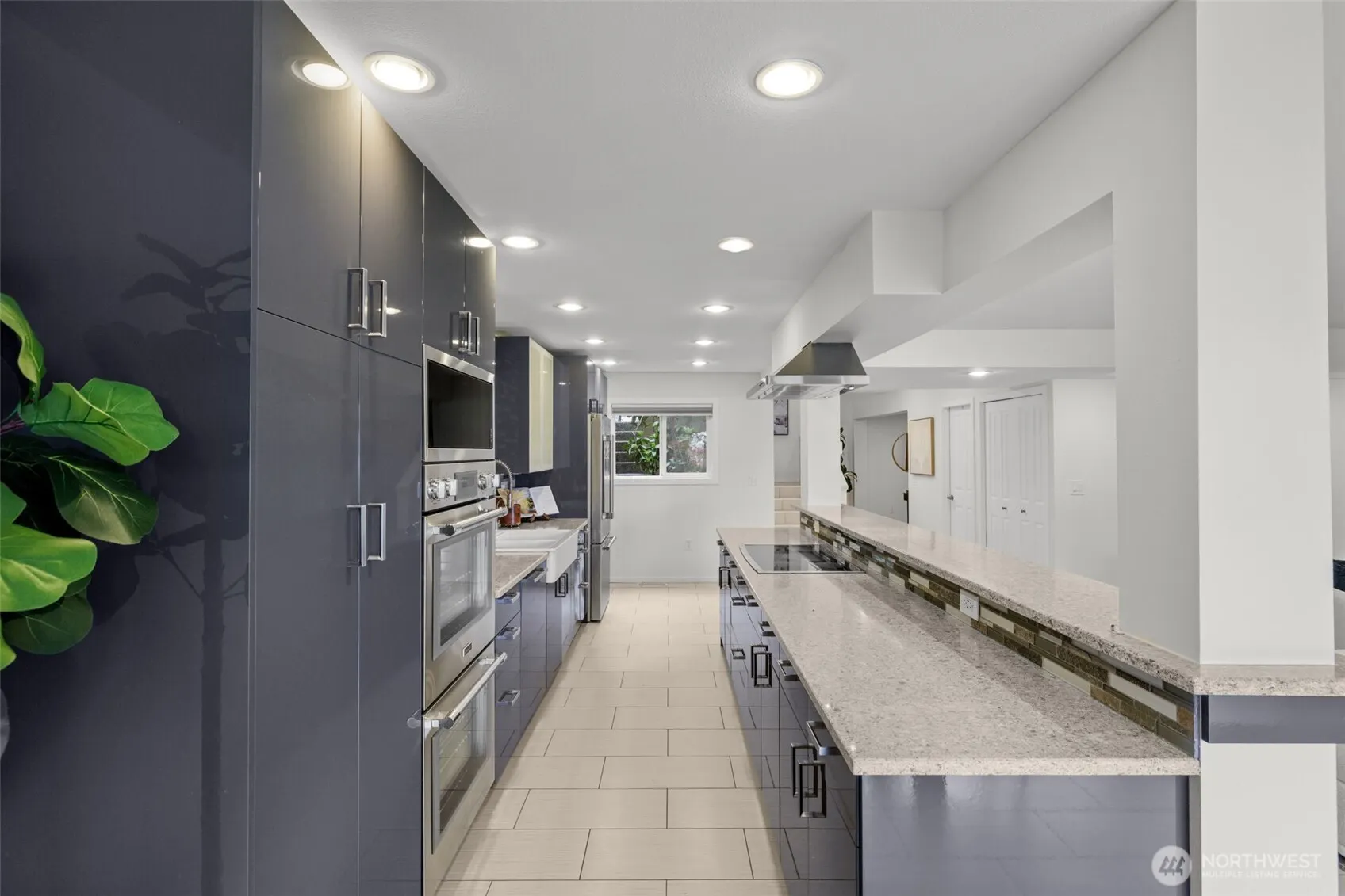 17498 NE 40th Place #I1, Redmond, WA 98052