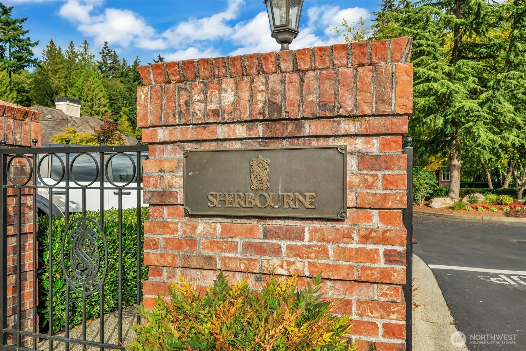 1260 108th Avenue NE, Bellevue, WA 98004