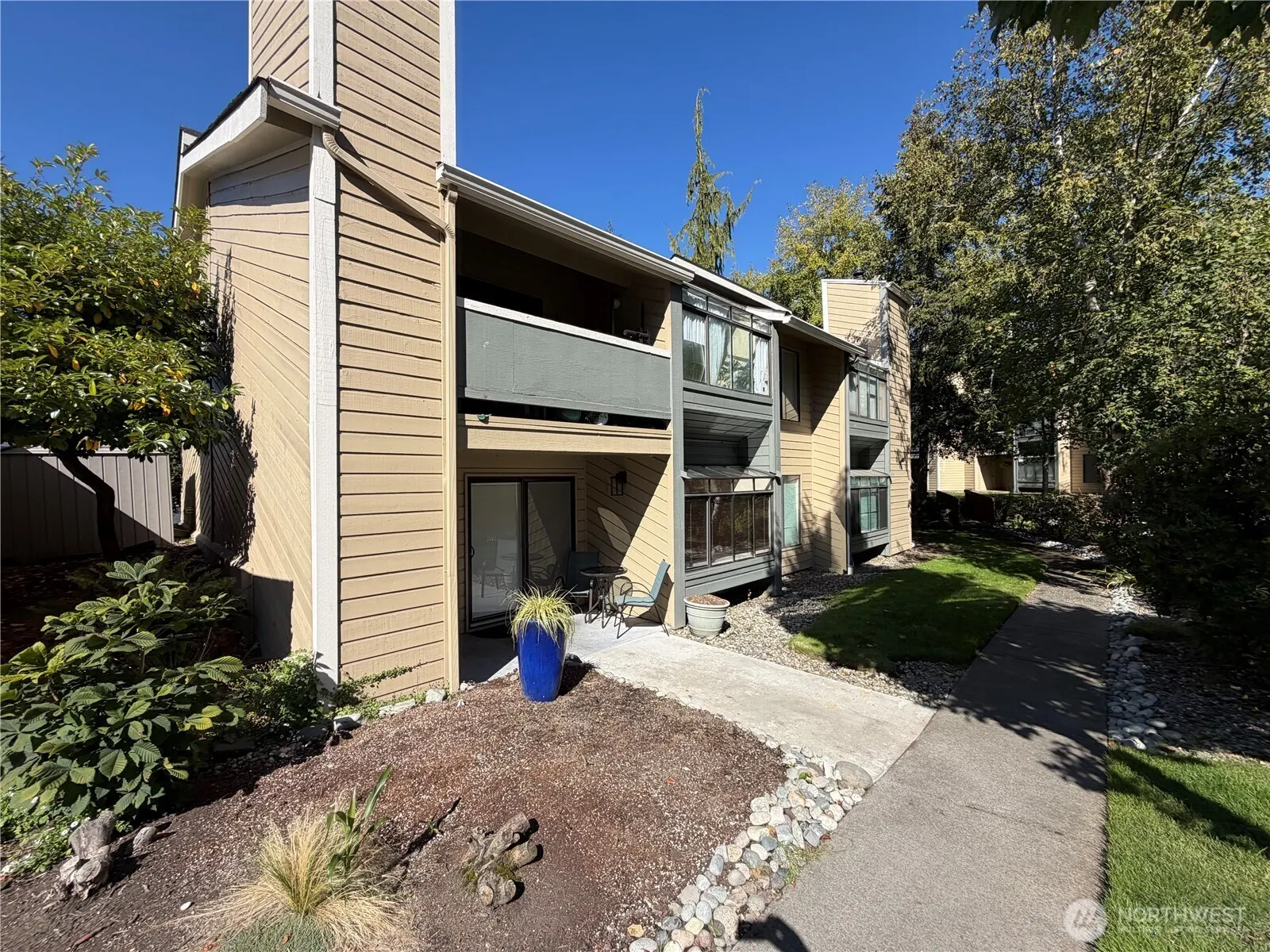 4820 200th Street SW #B101, Lynnwood, WA 98036