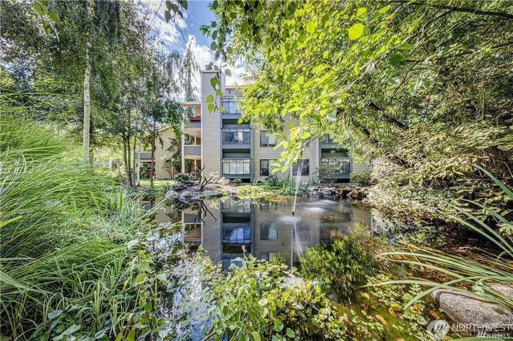 4820 200th Street SW #B101, Lynnwood, WA 98036