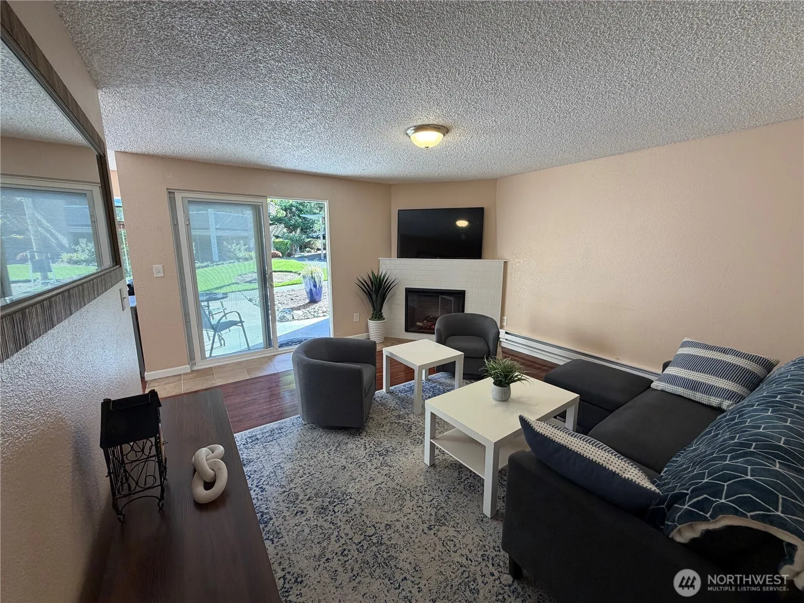 4820 200th Street SW #B101, Lynnwood, WA 98036