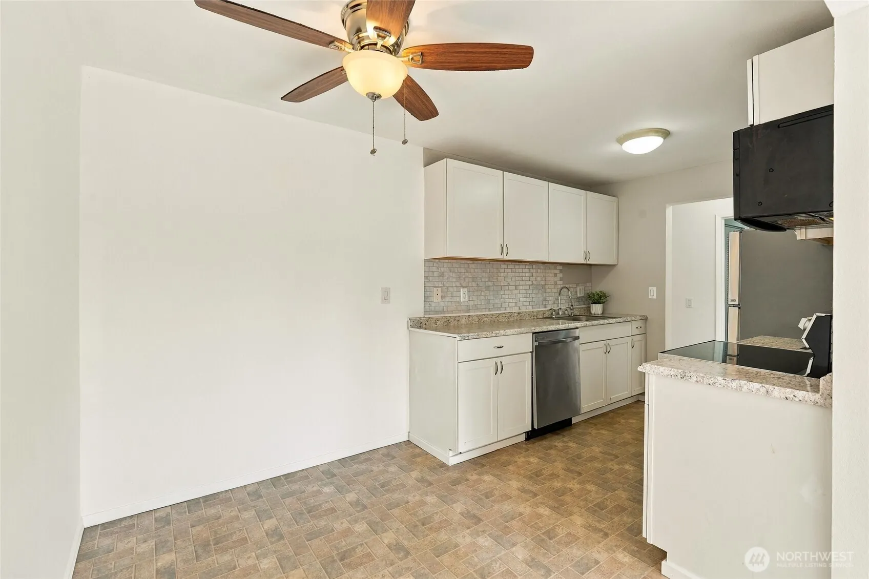 19409 56th Avenue W #301, Lynnwood, WA 98036