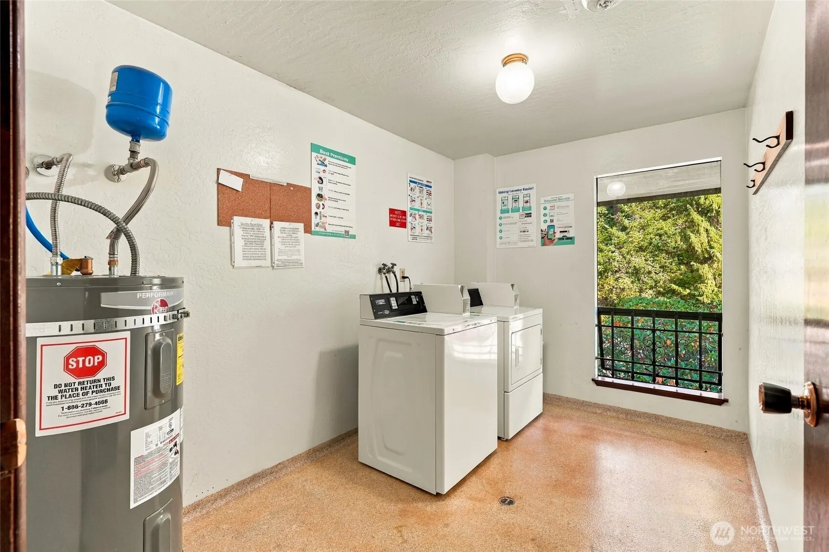 19409 56th Avenue W #301, Lynnwood, WA 98036
