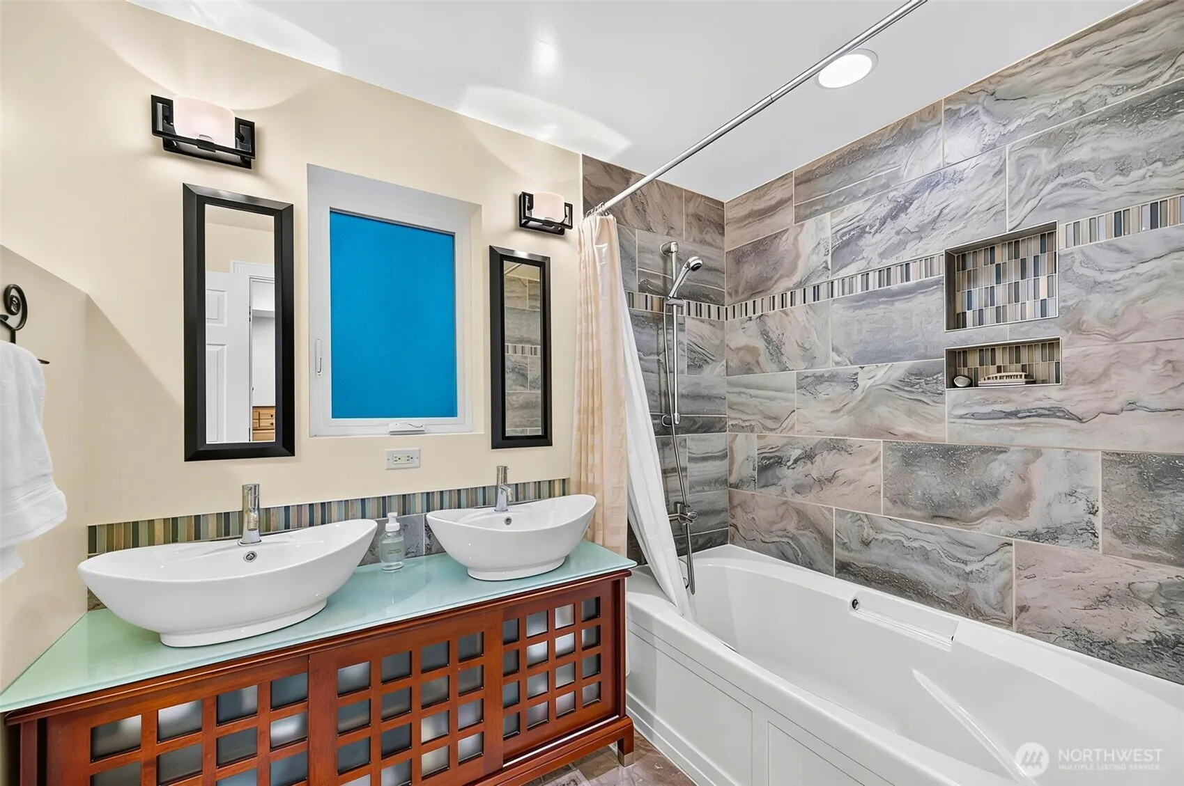 16735 NE 139th Place , Woodinville, WA 98072