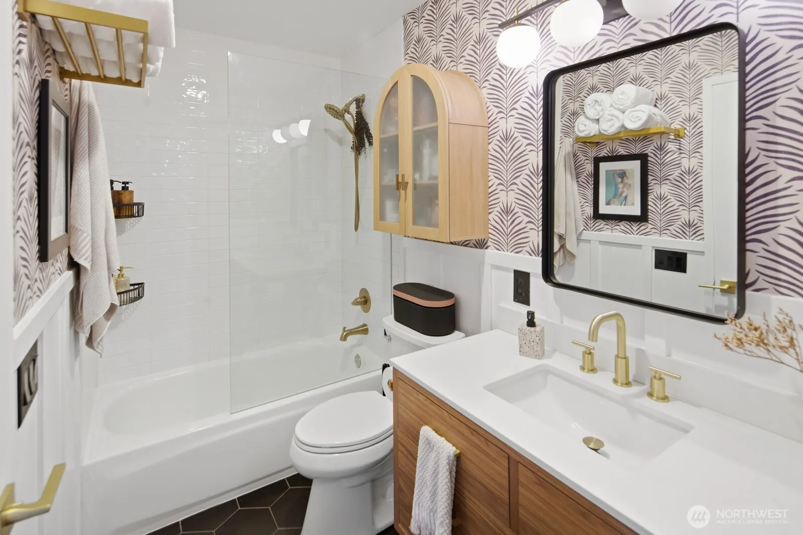 12012 NE 204th Place #C203, Bothell, WA 98011