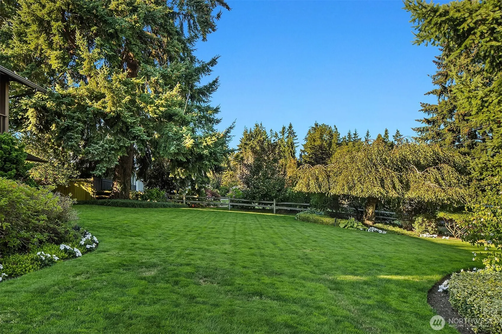 6031 126th Avenue NE, Kirkland, WA 98033