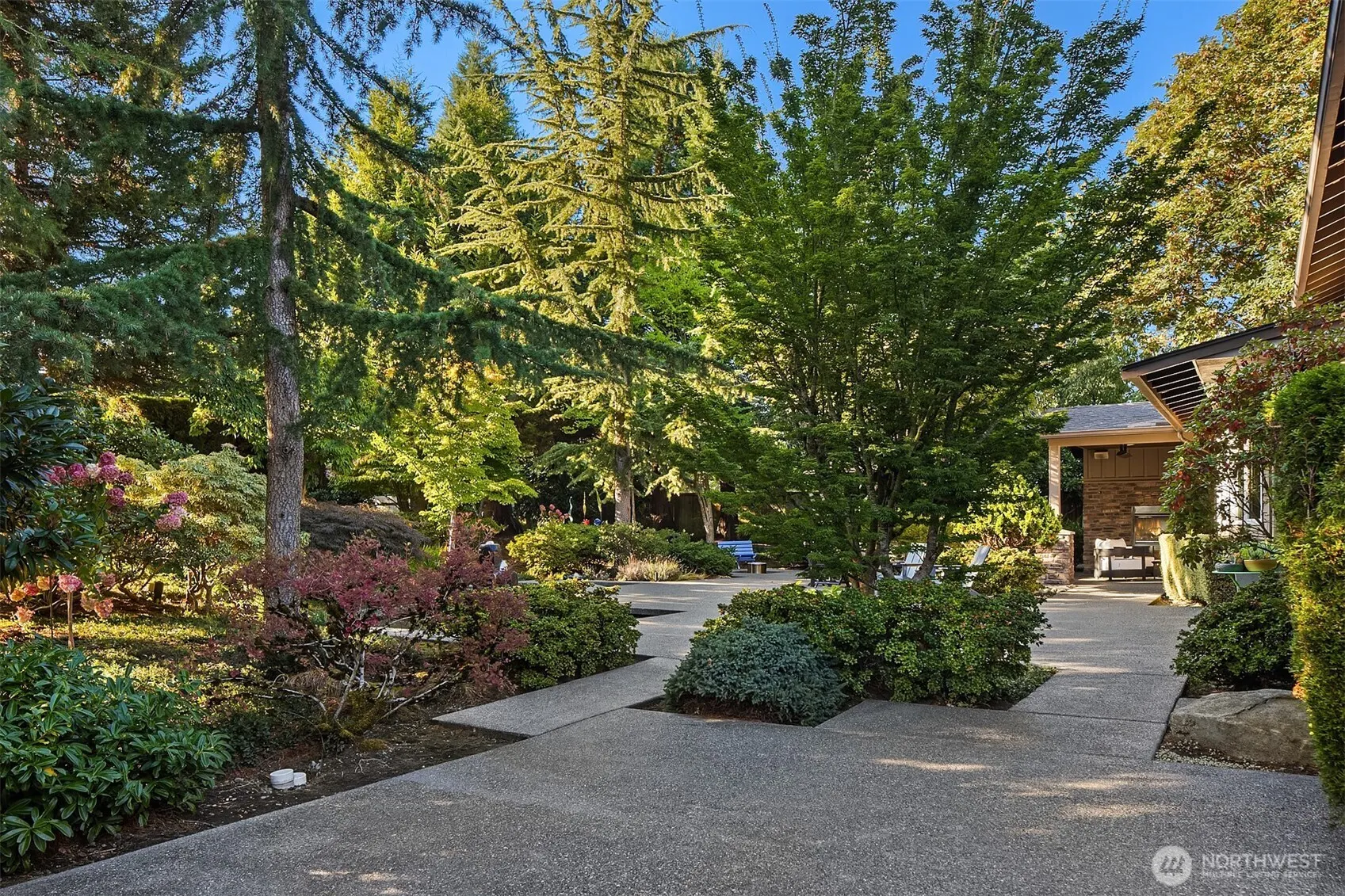 6031 126th Avenue NE, Kirkland, WA 98033