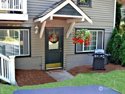 23042 NE 8th st Apt A #A, Sammamish, WA 98074-7230
