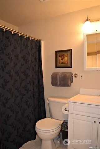 23042 NE 8th st Apt A #A, Sammamish, WA 98074-7230